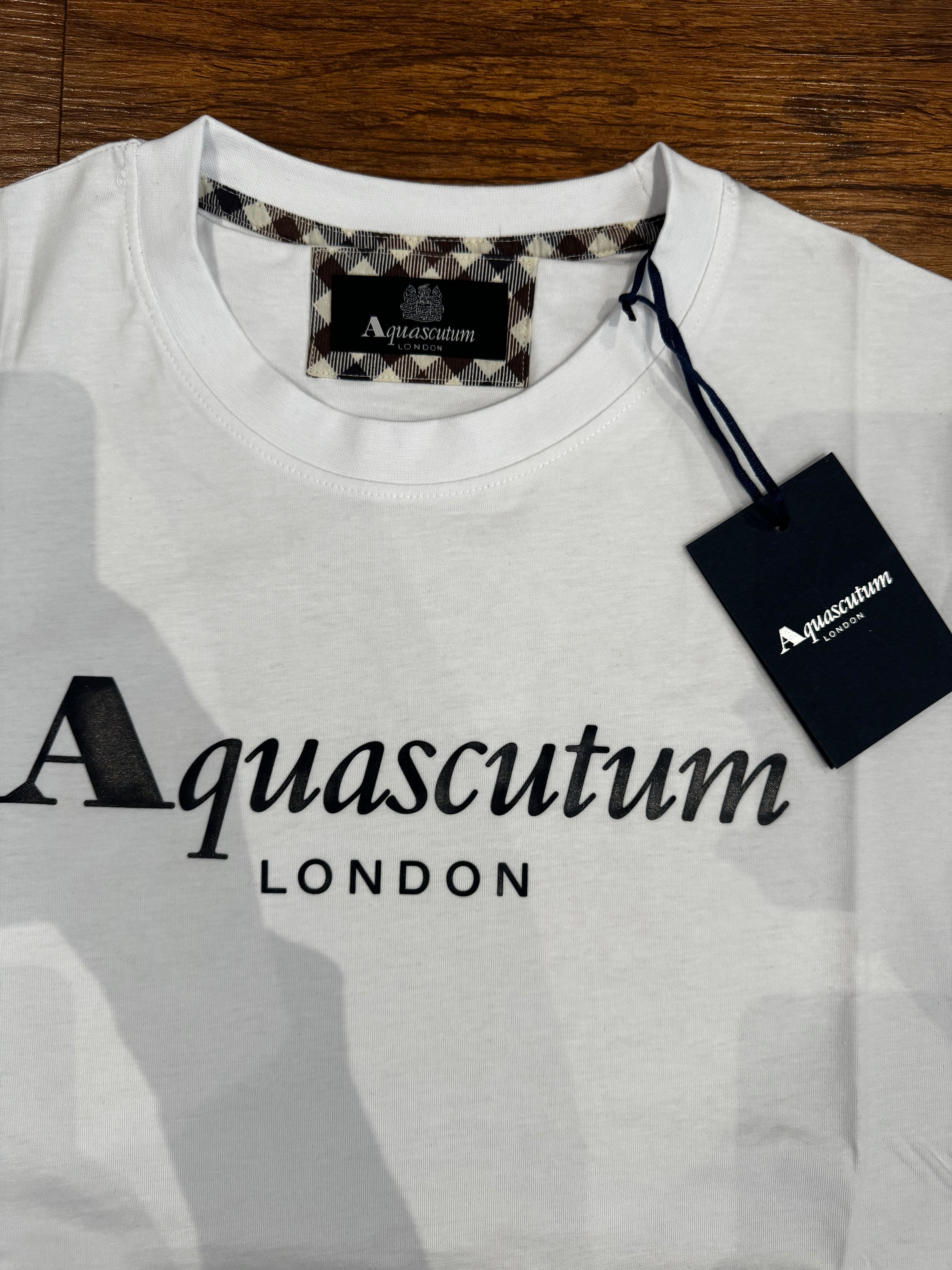 マフラー　Aquascutum LONDON 31560030.jpg
