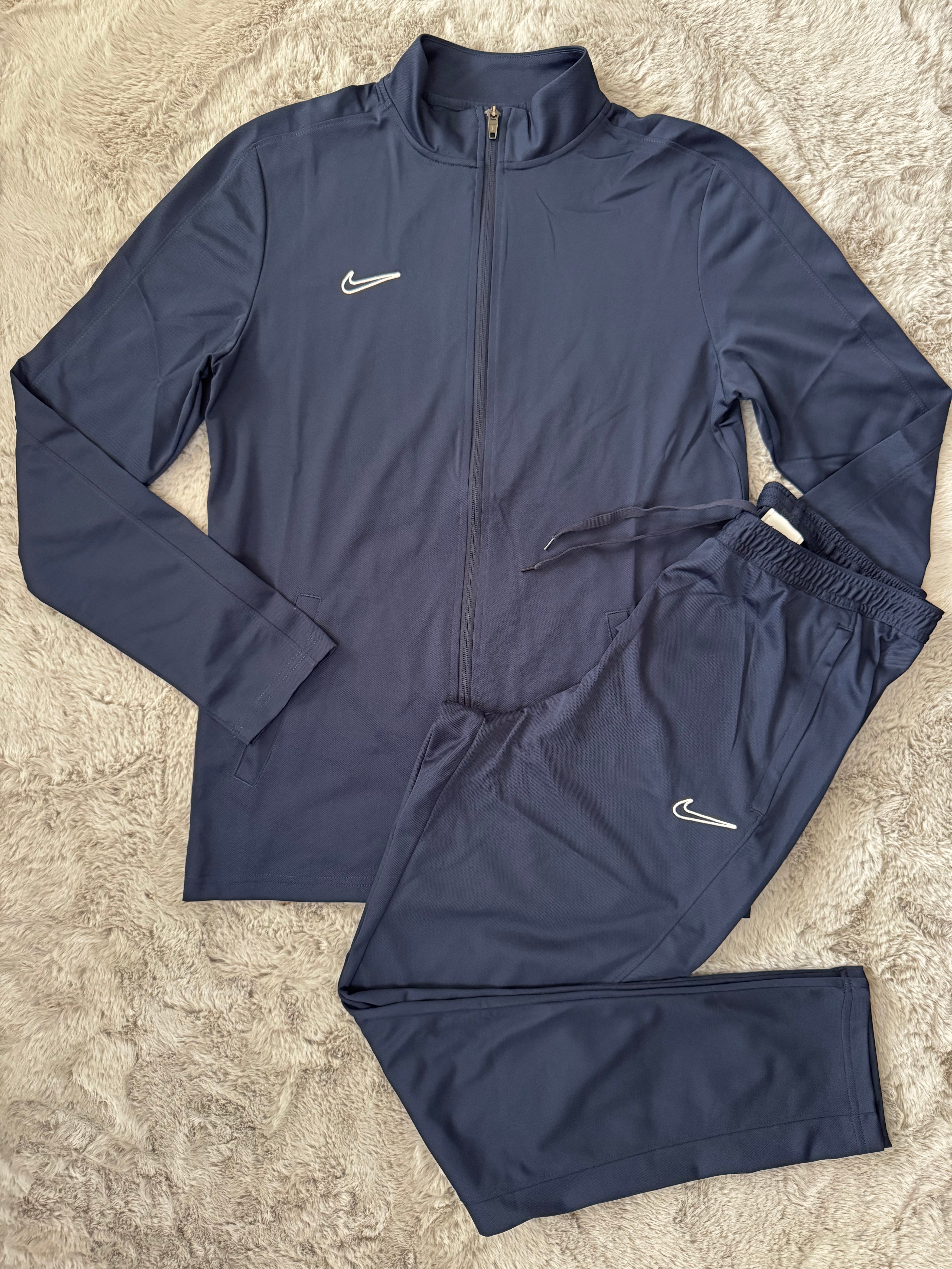 NIKE ACADEMY TRACKSUIT IN NAVY