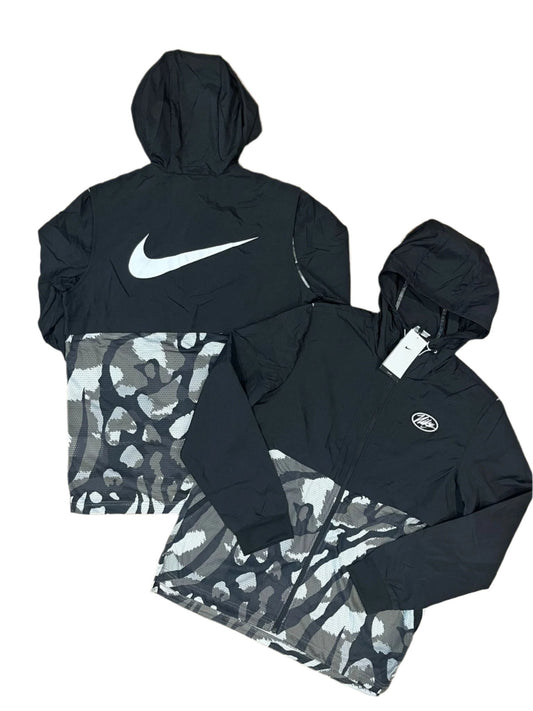 NIKE - WINDBREAKER PATTERN/BLACK