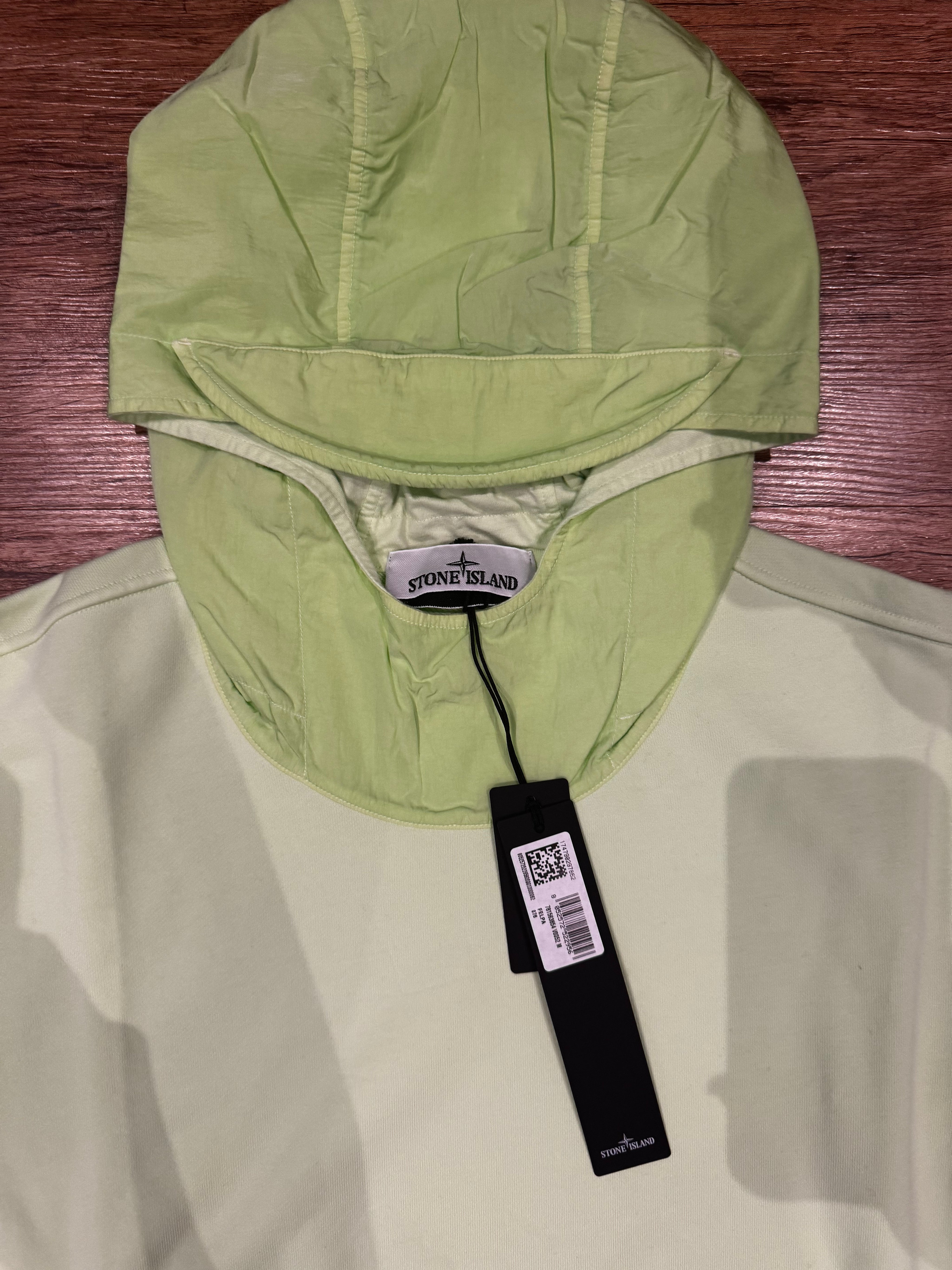 STONE ISLAND SWEATSHIRT NYLON HOOD - LIGHT GREEN